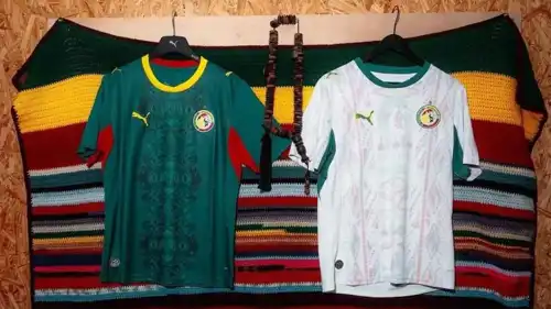 قميص المنتخب السنغالي الذي أثار جدلا