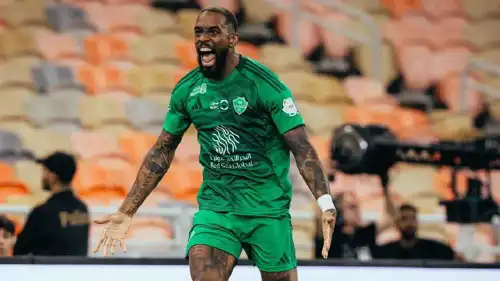 إيفان توني مهاجم الأهلي السعودي