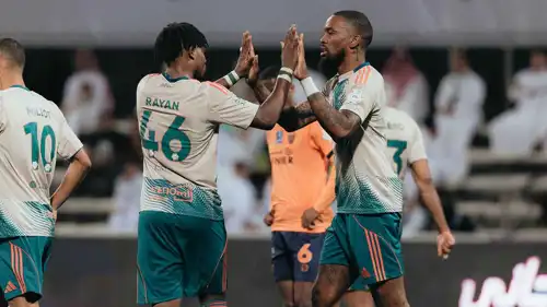 إيفان توني خلال مباراة الأهلي ضد الفيحاء