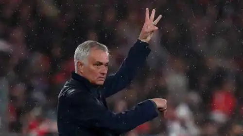 جوزيه مورينيو مدرب بنفيكا البرتغالي