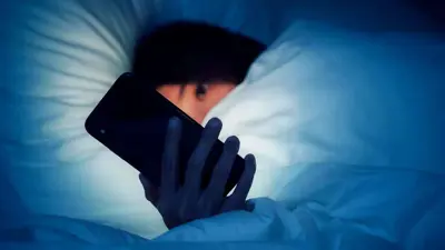 استخدام الهاتف قبل النوم