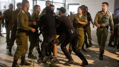 صدام في مقر المحكمة العسكرية الإسرائيلية