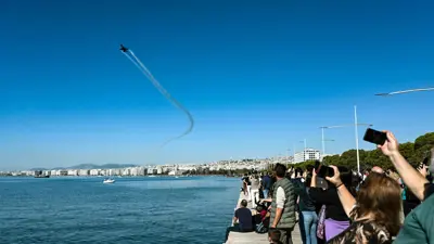 عرض للمقاتلة الأمريكية أف 16