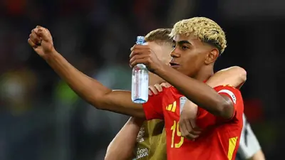 لامين يامال نجم منتخب إسبانيا