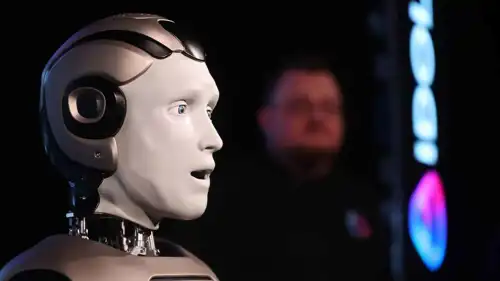 الروبوت البشري AIDOL