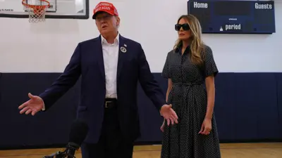 دونالد ترامب وزوجته ميلانيا بعد التصويت في الانتخابات