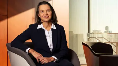 الرئيسة المؤقتة لجامعة كولومبيا كاترينا أرمسترونغ