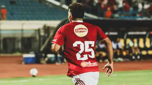 زيزو يحتفل بهدفه في شباك فاركو