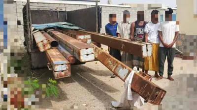 أفراد العصابة بعد القبض عليهم