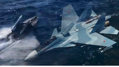 مقاتلة روسية من طراز "سو-30" وزورق أوكراني