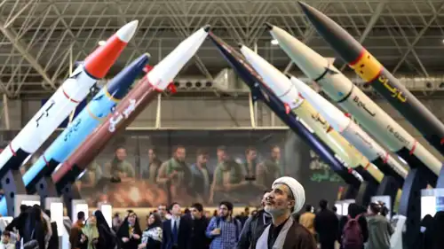 معرض عسكري في طهران