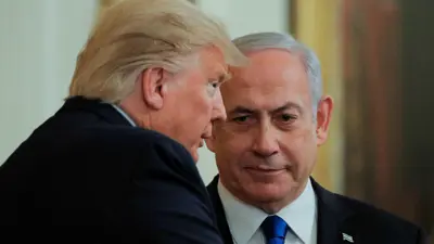 الرئيس الأمريكي دونالد ترامب مع رئيس الوزراء الإسرائيلي بنيامين نتنياهو 