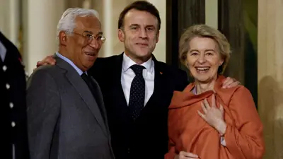 ماكرون ورئيسة المفوضية الأوروبية أورسولا فون دير لاين ورئيس المجلس الأوروبي أنطونيو كوستا