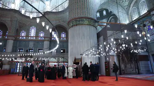  البابا لاوون الرابع عشر يزور الجامع الأزرق في إسطنبول