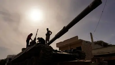 جنود سوريون على الحدود اللبنانية