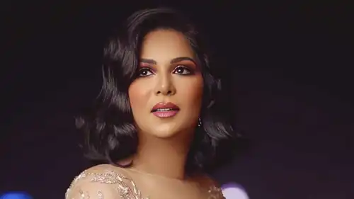 الفنانة نوال 