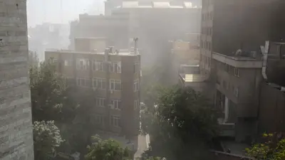 آثار الدمار جراء الغارات الإسرائيلية على طهران