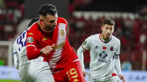 مباراة أولمبيك أسفي والوداد في الكونفدرالية