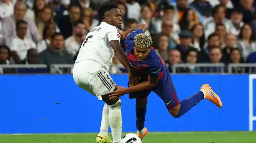 فينيسيوس ضد لامين يامال في الكلاسيكو