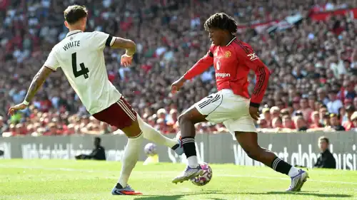 مباراة مانشستر يونايتد وآرسنال في الدوري الإنجليزي