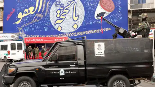 قوات أمن إيرانية في طهران