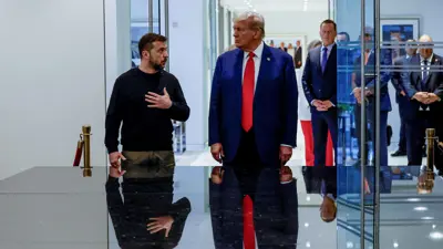 الرئيس الأمريكي دونالد ترامب مع نظيره الأوكراني فولوديمير زيلينسكي