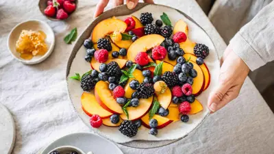 طبق من الفواكه