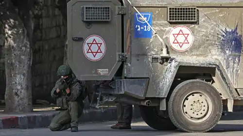 عربة عسكرية للجيش الإسرائيلي في نابلس