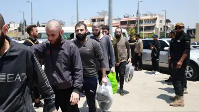 عدد من المعتقلين المفرج عنهم 