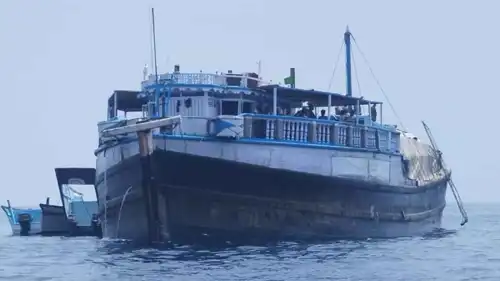 السفينة المضبوطة محملة بسماد اليوريا