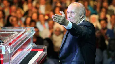 الموسيقار النصري عمر خيرت