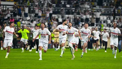 لاعبو الزمالك يحتفلون بالتأهل لنهائي السوبر المصري