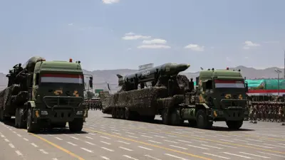  صواريخ باليستية حوثية تستعرض في صنعاء