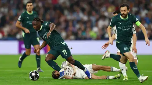 جيريمي دوكو خلال مباراة ريال مدريد ومانشستر سيتي