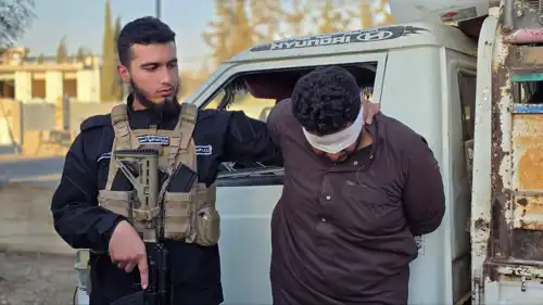 لحظة القبض على سائق شحنة الأسلحة