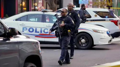 عناصر أمنية في موقع هجوم البيت الأبيض