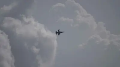 طائرة حربية 