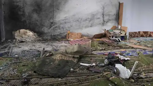 آثار الانفجار بمسجد الإمام علي بن أبي طالب بحمص