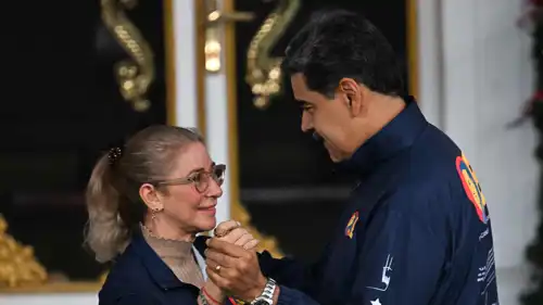 الرئيس الفنزويلي السابق نيكولاس مادورو وزوجته سيسليا فلوريس