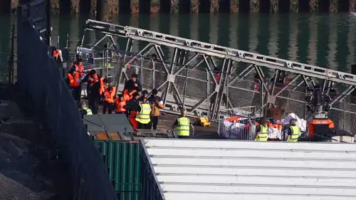 إلقاء القبض على مهاجرين غير شرعيين في بحر المانش