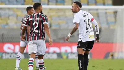 نيمار في مباراة سانتوس وفلومينينسي