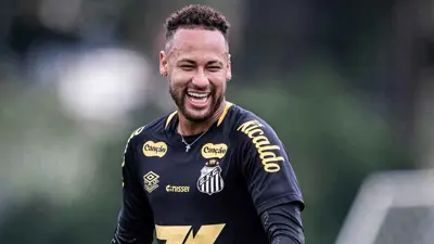 نيمار في تدريبات سانتوس