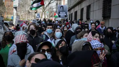 احتجاج في جامعة كولومبيا بعد اعتقال محمود خليل