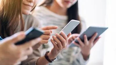 استخدام شاشات هواتف ذكية