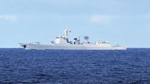 سفينة تابعة للبحرية الصينية