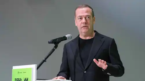 دميتري مدفيديف