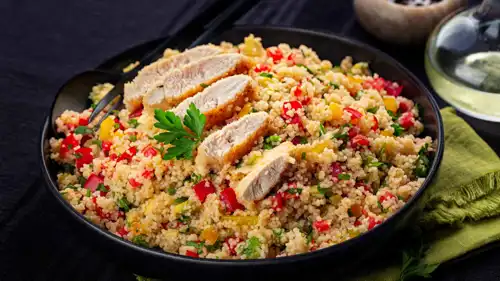 سلطة الكسكس مع الدجاج والخضار