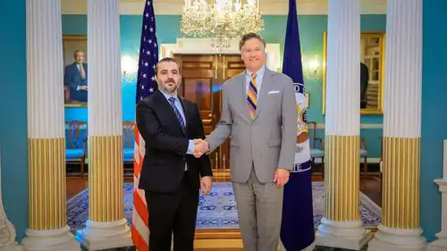 الشيباني وكريستوفر لاندو