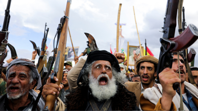 عناصر مسلحة تتبع ميليشيا الحوثي