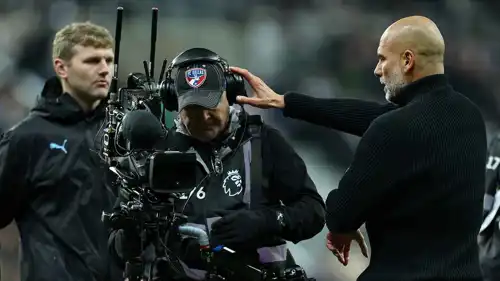 غوارديولا يعنف مصور بعد الخسارة أمام نيوكاسل